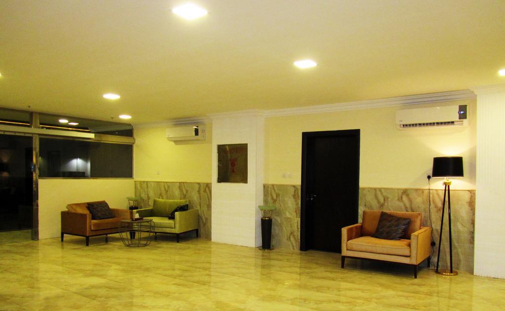 Jw Inn Hotel Nadinah ภายนอก รูปภาพ