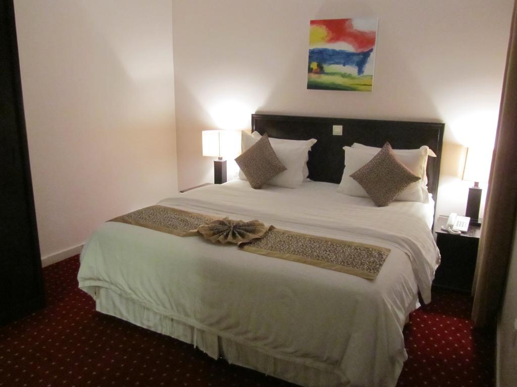 Jw Inn Hotel Nadinah ภายนอก รูปภาพ