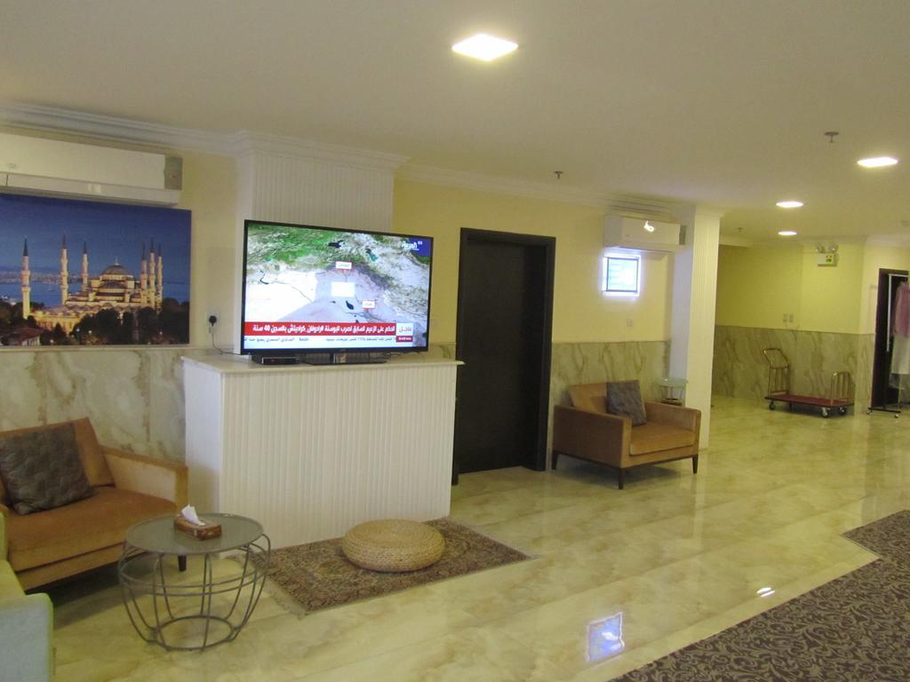 Jw Inn Hotel Nadinah ภายนอก รูปภาพ