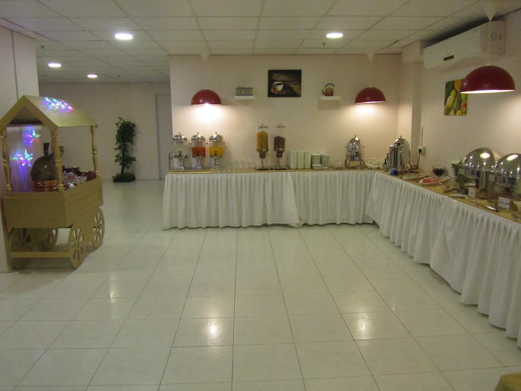 Jw Inn Hotel Nadinah ภายนอก รูปภาพ